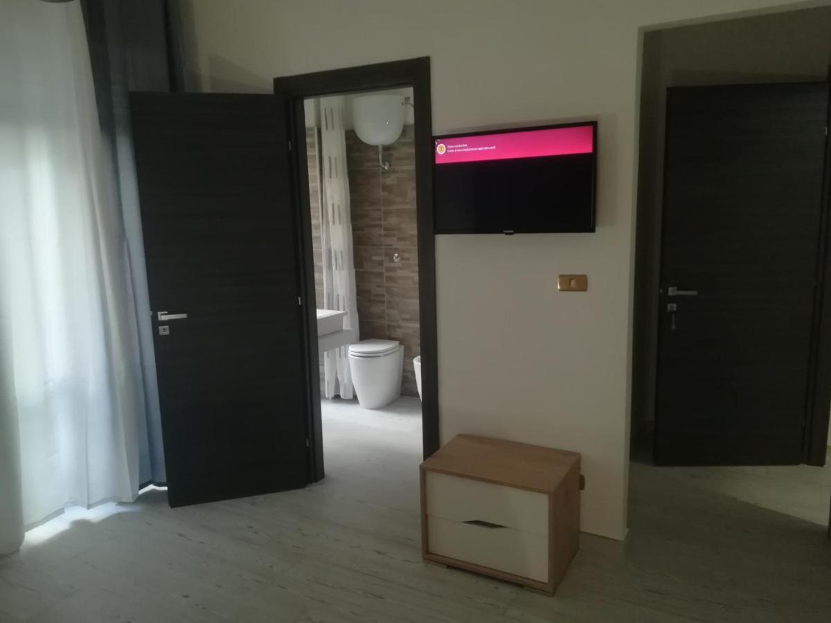 Home Mazzei Piazza Bilotti Cosenza Ruang foto