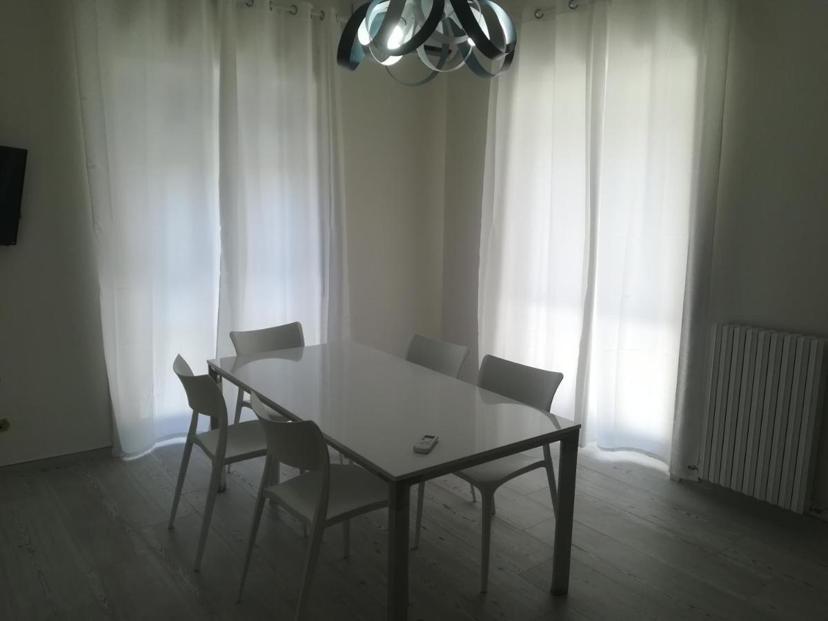 Home Mazzei Piazza Bilotti Cosenza Ruang foto