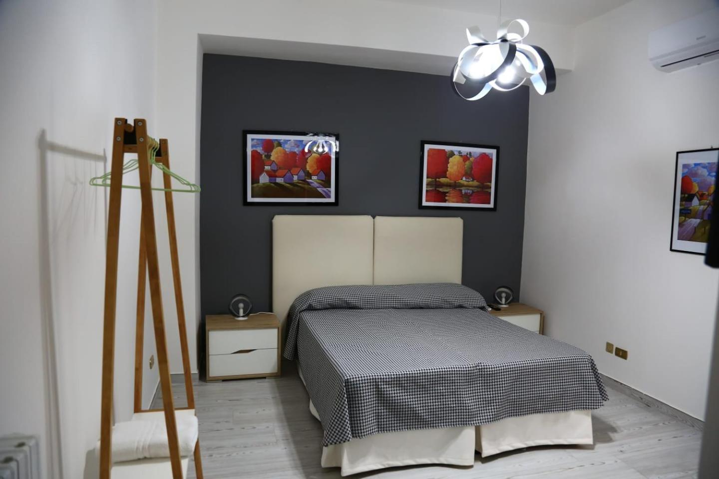 Home Mazzei Piazza Bilotti Cosenza Ruang foto